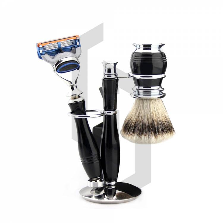 SHAVING KITS